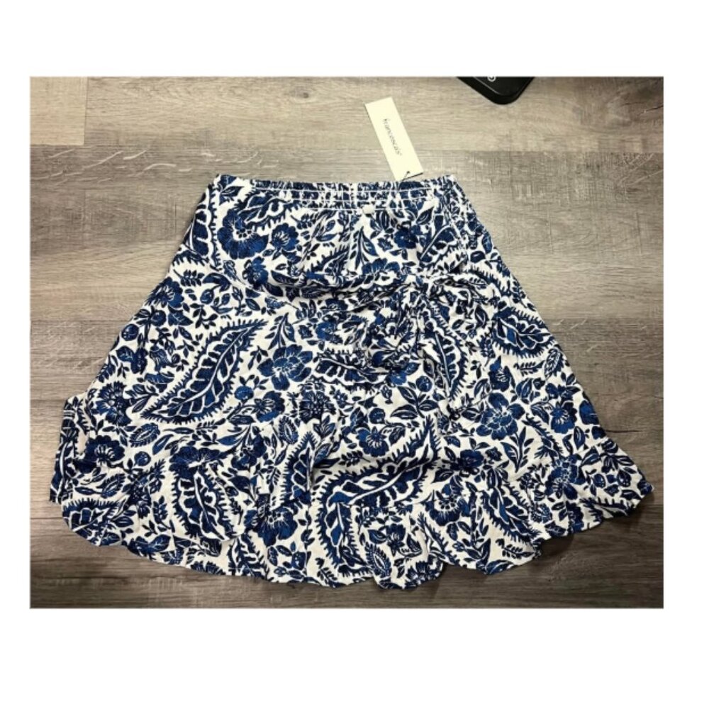 Francesca’s floral tie-over skirt
